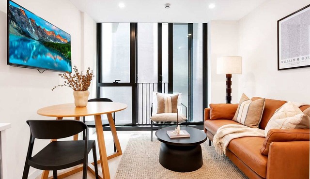 Stylish 1BR | Pool + Gym | Courtenay in Wellington