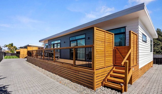 Stylish Glamping Haven at the Bay of Plenty - Perfect for Vacations in New Zealand