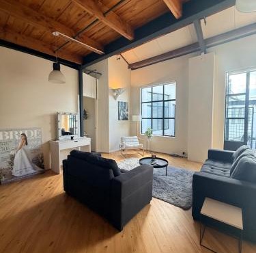 Stylish loft in the heart of Parnell, free parking