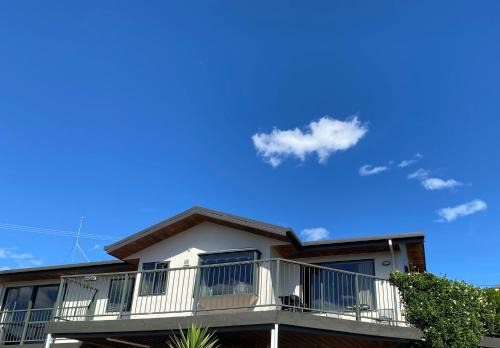 Sun Sea 3 Bedroom Holiday Home in Kaiteriteri
