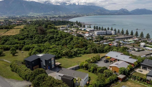 Sunny | Spacious | Sea Views - KK62109 in Kaikoura