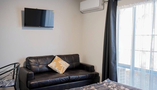 Superior Queen Room Studio in christchurch