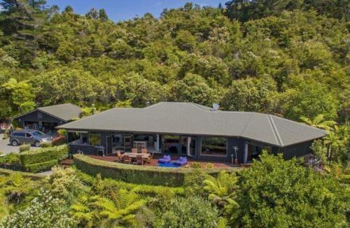TAIRUA SLICE OF PARADISE! in Tairua