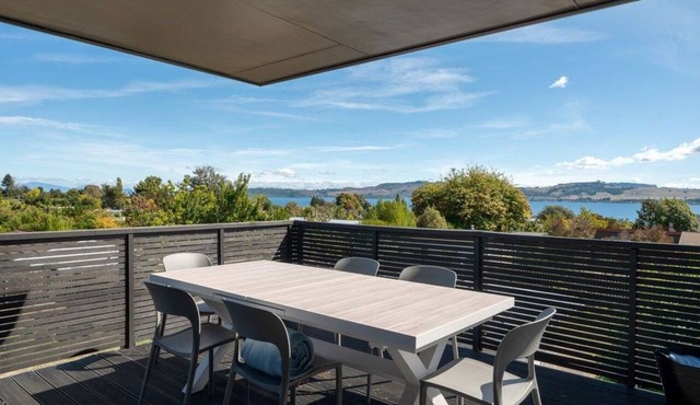 Taupō Group Getaway | 6 Bedrooms, 3 Bathrooms in Taupō