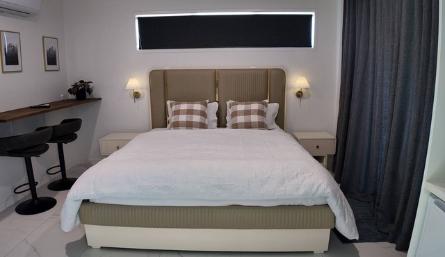Taupō Premium Retreat | Private Spa, Ensuite & BBQ