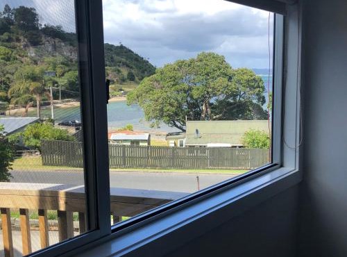 Taurikura Bay Relax and Explore
