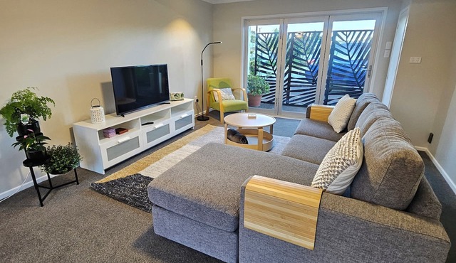 'Te Wahi Pai' - Private, modern, semi self-contained retreat. in Whangārei
