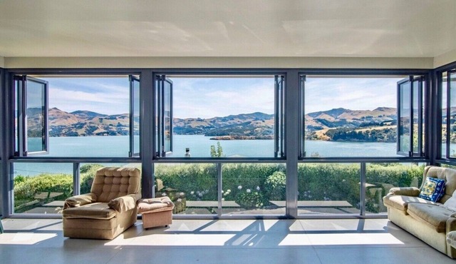 The Bellbird's Nest - Takamatua Holiday Home in Akaroa