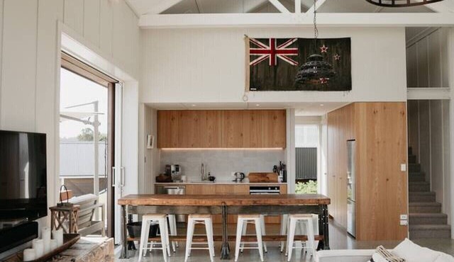 The Boat House - Rustic Luxury in Matakana