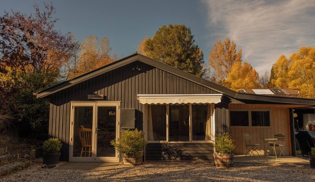 The Bothy - Cosy Dalefield Cottage Near Arrowtown, Queenstown & Coronet Peak in Queenstown