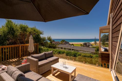 The Captain's Lookout - Onemana Holiday Home in Onemana