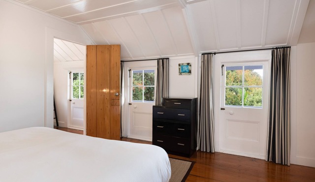 The Old Oak Boutique Hotel