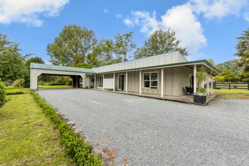 The Olde Store - Hunua Holiday Home in Auckland