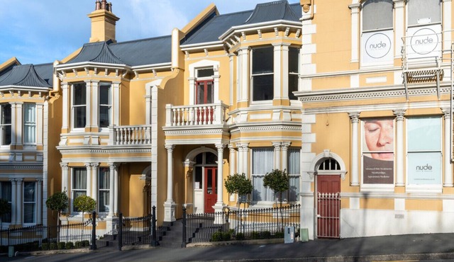 The Peninsula House - Luxury Townhouse in Dunedin