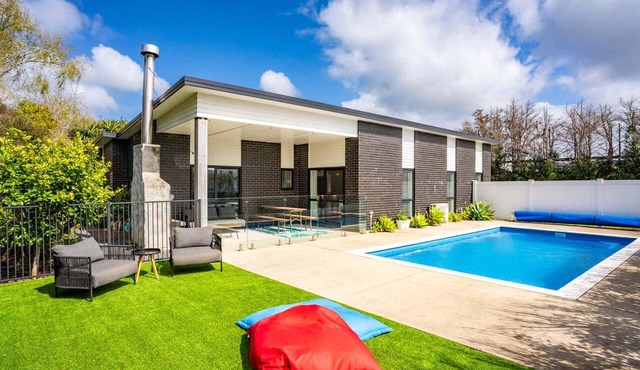The Pool House - Resort-Style Mangawhai Escape in Mangawhai Heads