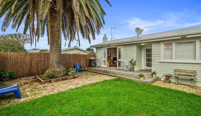 The Remodelling Room - Mount Maunganui Cottage