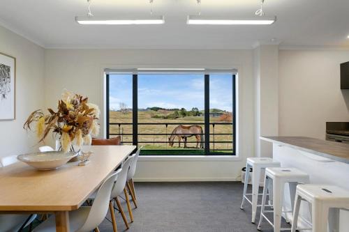 The Stables Lake and Country Retreat