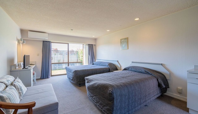 The Village Inn Hotel in Te Anau