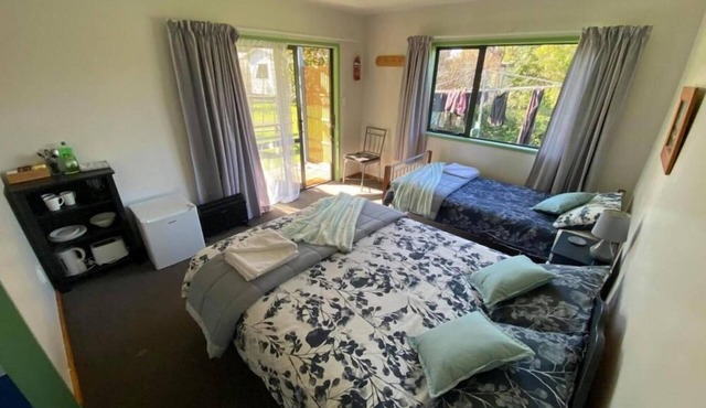 The White Elephant Accommodation - Hostel in Motueka