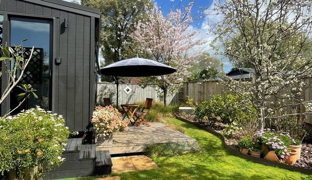 Tiny-Home Garden Hideaway – Private, quiet, garden setting w/off-street parking.