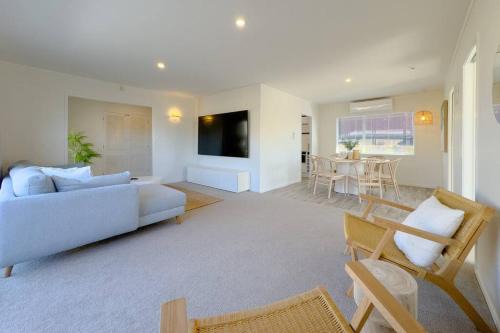 Tranquil Retreat in Red Beach in Auckland