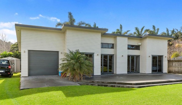 Tutukaka Treat - Wellingtons Bay Holiday Home in Whangarei