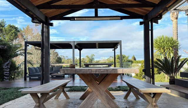 Two bedroom retreat in Kerikeri with outdoor dining and ample space