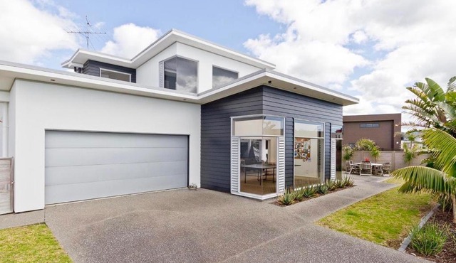 Ultimate Omaha - Omaha Holiday Home in Auckland