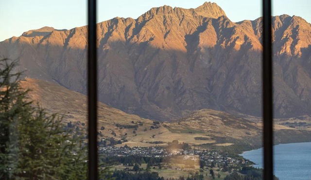 Vanda Heights in Queenstown
