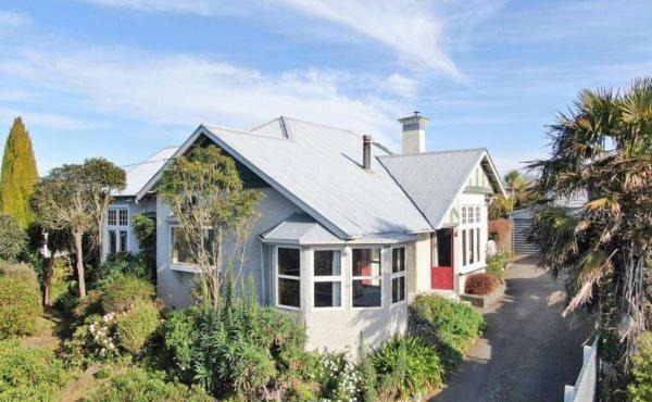 Victorian Villa - 3 Large Bedrooms with Seaviews in Oamaru