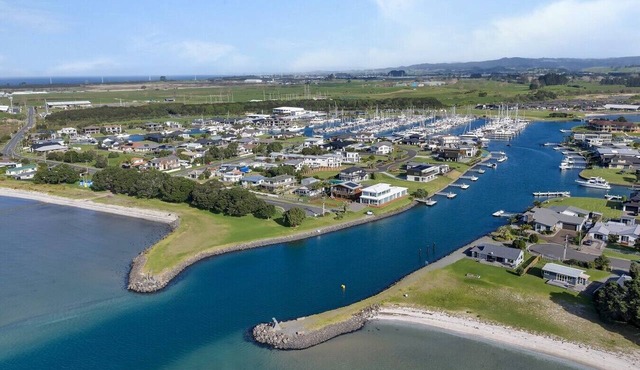 Waterfront Base with Private Pontoon and Kayaks
