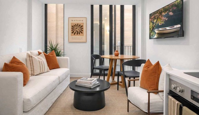 Wellington CBD | Courtenay | 1BR | Pool + Gym in Wellington
