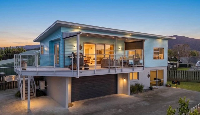 Wharf Landing: Entire Home in Coromandel