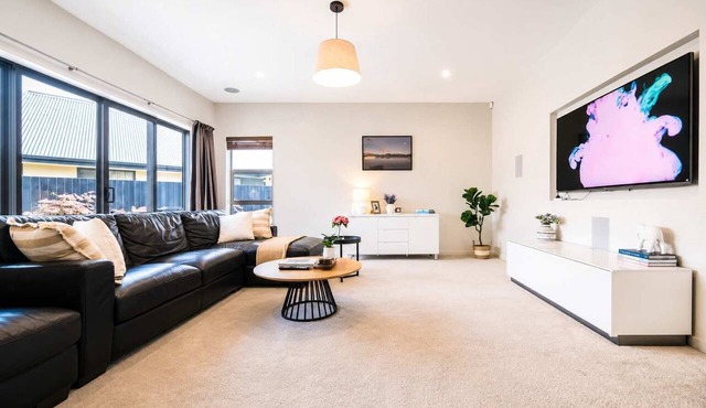 Wigram Modern Family Home | 5BR | Patio & Parking in Christchurch