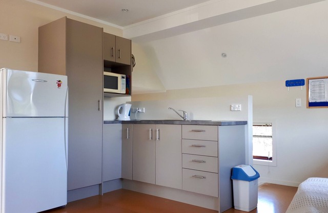 5 Doors Down - Hahei Holiday Accommodation in Hahei