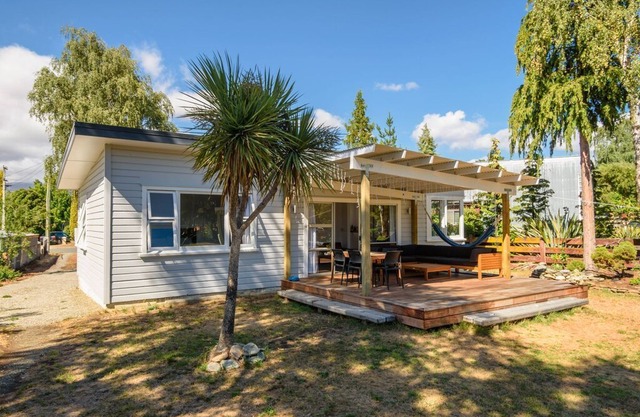 Central on Frye - Albert Town Holiday Home in Wanaka