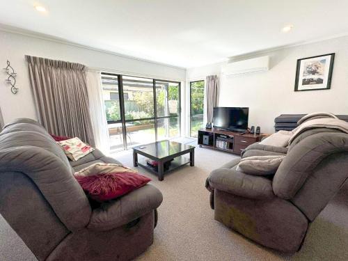 Taupo House | Lakewood Lodge