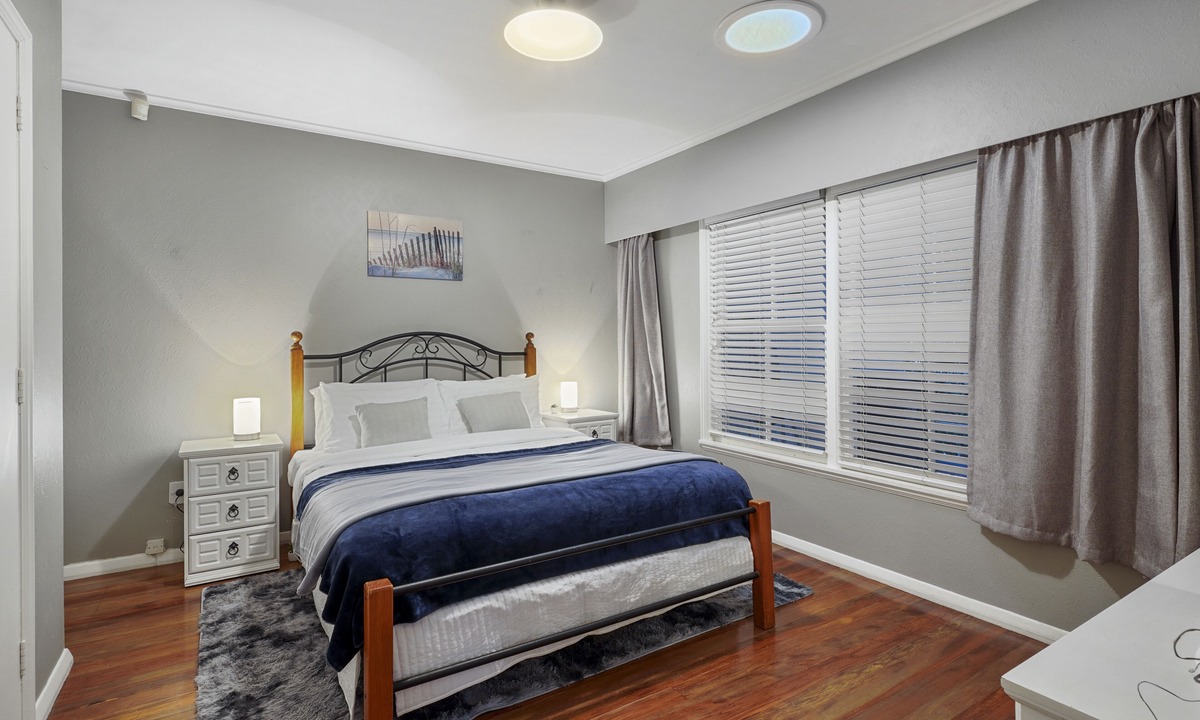 St. Heliers House | Kohi Family Home- Netflix & Gardens View