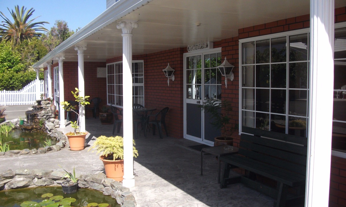 Springlands Hotel | Admirals Motor Lodge