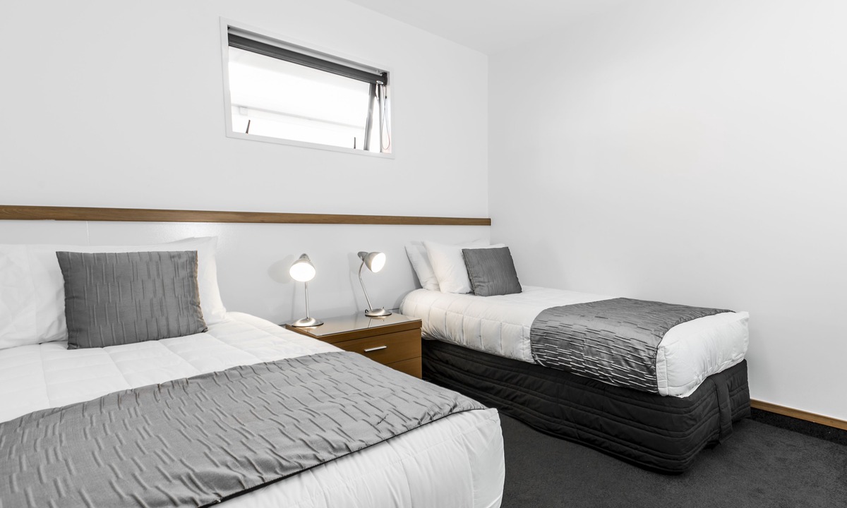 Nelson Hotel | Palms Motel