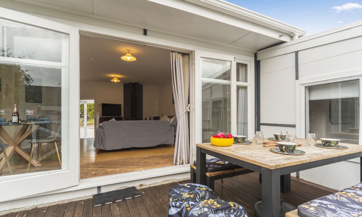 Richmond Heights House | Kererū Lodge – Two Mile Bay Holiday Home