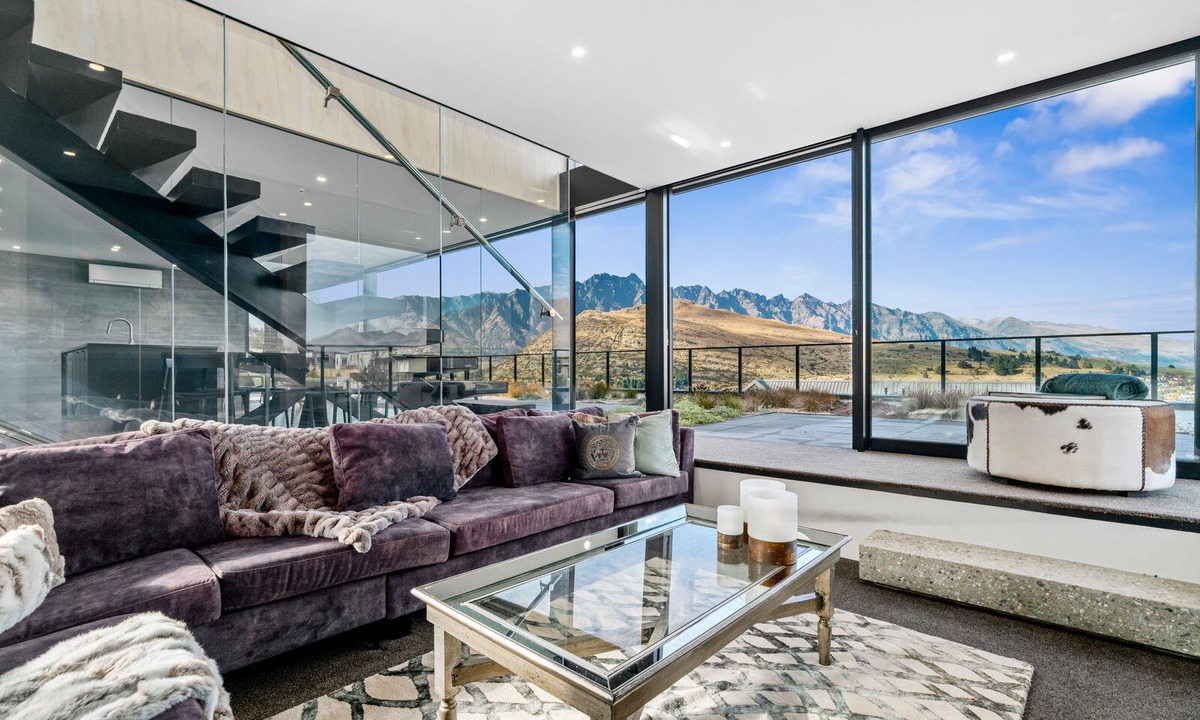 Queenstown Villa | 1 St. Marks