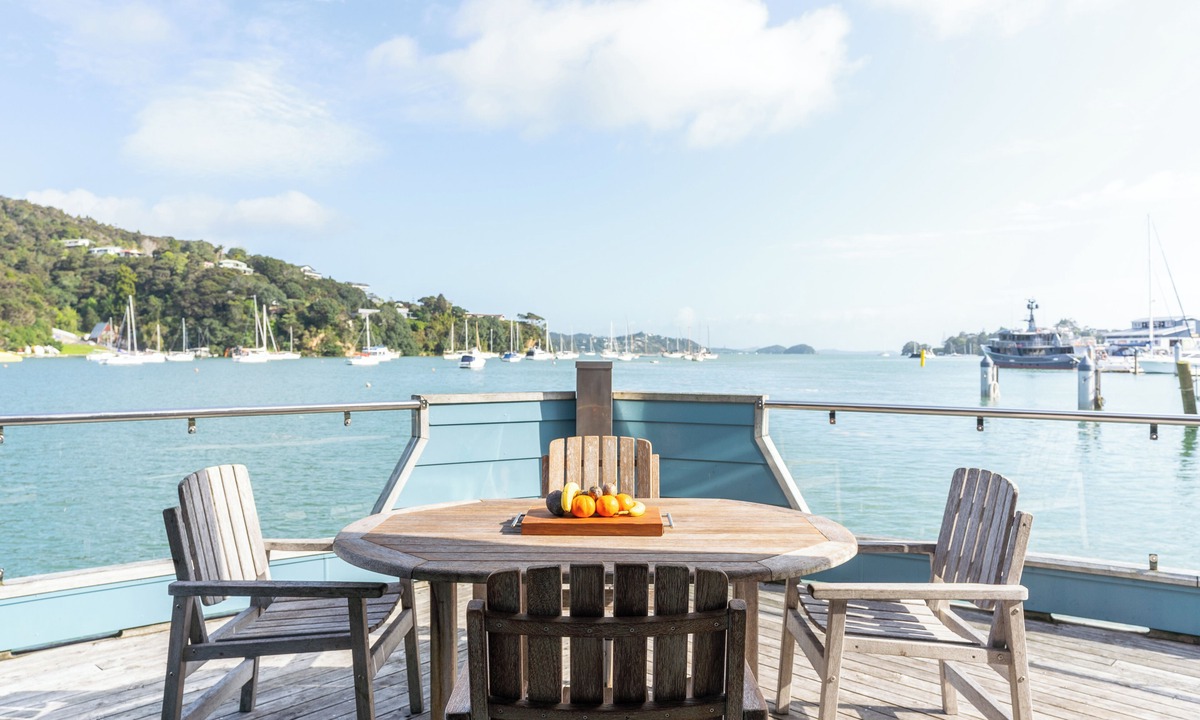 Opua Apartment | Bay of Islands On The Water Apartment -The Landing