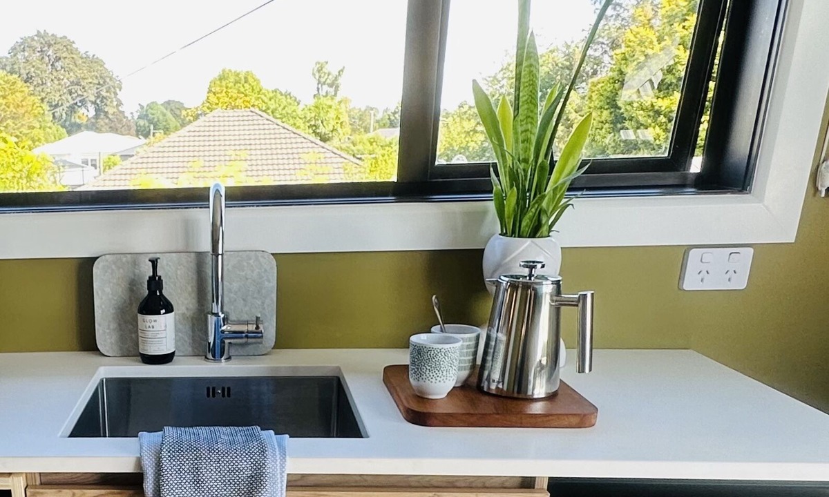 Christchurch Apartment | Studio on tree lined street