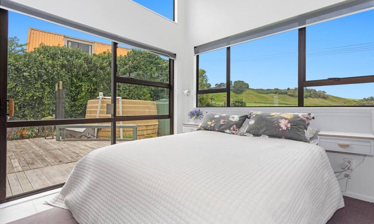 Waiotahi House | Beach, Bikes and Bonfires