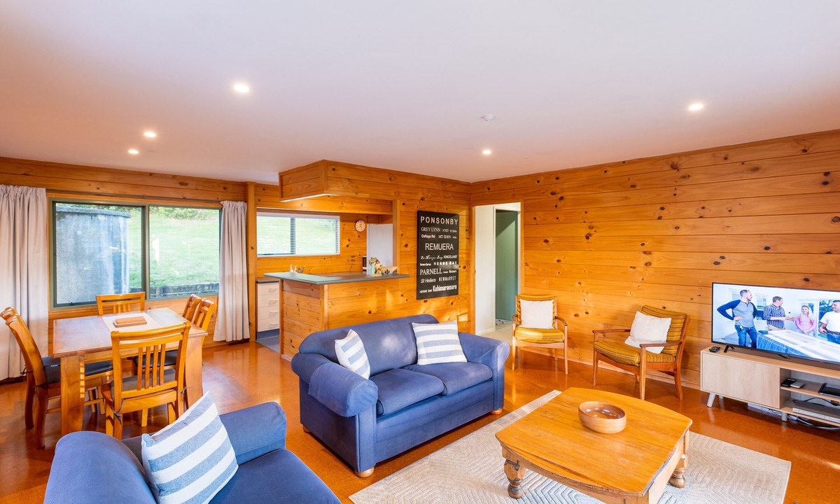 Blackpool House | Moa Cottage in Oneroa Village