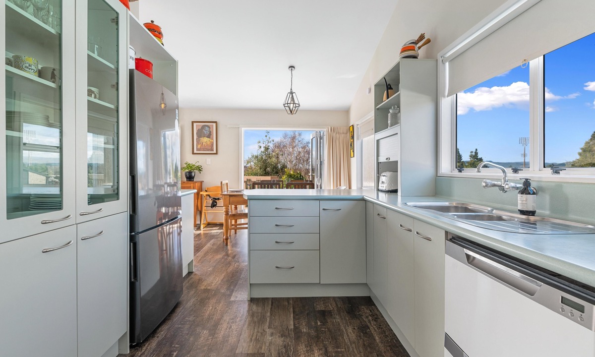 Rotorua House | Rooftops Rotorua - 4 Bedrooms, 2 Bathrooms