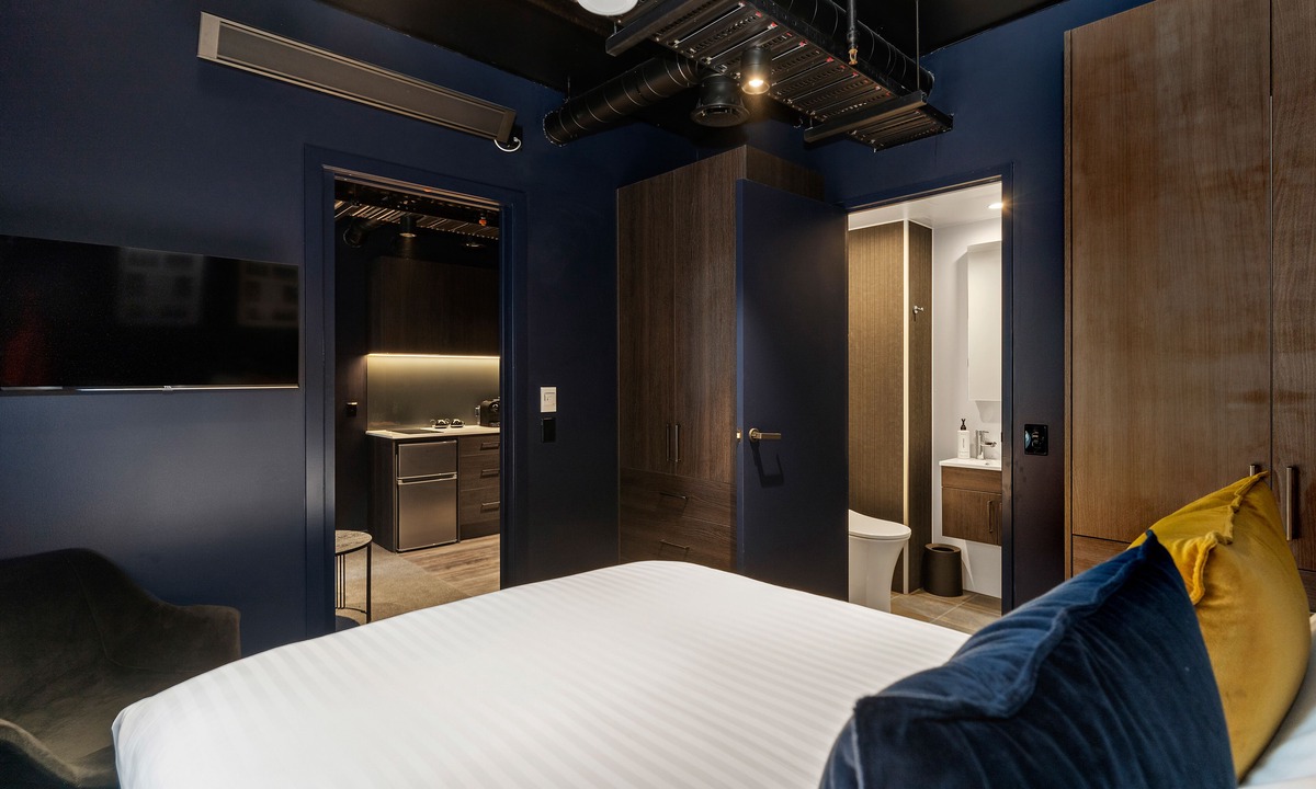 Newton Hotel | Abstract Hotel