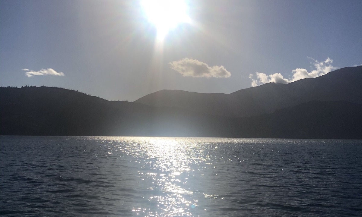 Picton House | Picton~marina views large 2 storey 5 bedroom short stroll to town and foreshore