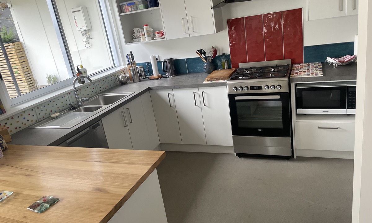 Whanganui House | Great views close to the centre of town